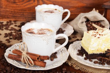 Kahve Çikolata ve kakao çikolata pasta ve kahve bir torba ile