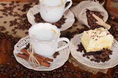 kahve kek köpük ve çikolata parçacıklı ve lezzetli kahve