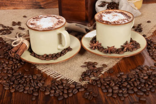 Café con espuma de leche y chocolate con espacio libre para el texto —  Fotos de Stock