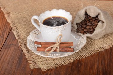 vanilya ile retro bir fincan sıcak kahve