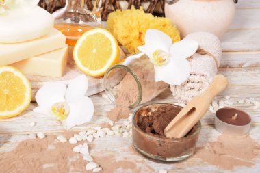 metin için yer ile vücut ve yüz limonlu çikolata çamur