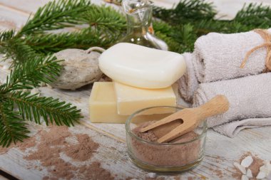 Bal ve vücut yağı ve bir kozmetik yüz ma ile gri doğal sabun