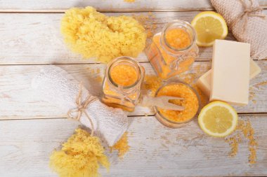 Ayak ve banyo yağı ve bal mois için ferahlatıcı limon tuz