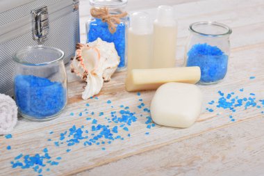 Tuz banyo tuzu gri sabun ve şampuan mini mini h ile yenileme