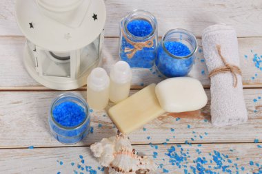 Tuz banyo tuzu gri sabun ve şampuan mini mini h ile yenileme