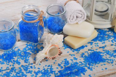 Tuz banyo tuzu gri sabun ve şampuan mini mini h ile yenileme