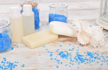 Tuz banyo tuzu gri sabun ve şampuan mini mini h ile yenileme