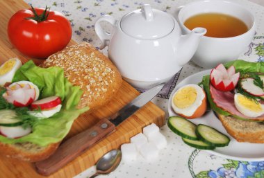 haşlanmış yumurta salatalık sandviç, salatalık ve ra