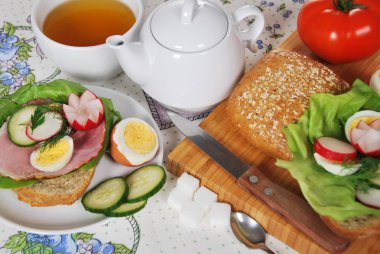 haşlanmış yumurta salatalık sandviç, salatalık ve ra