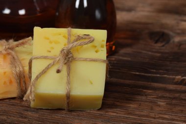 Misk kokusu sabun, argan yağı vücut ve temiz havlu