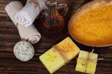 meyve banyo tuzu, banyo topu, el yapımı Sabun, beyaz temiz havlu ve