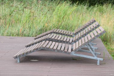 Karantina sırasında açık kafelerde ve barlarda boş koltuklar