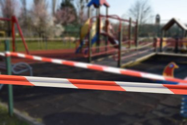 oyun alanını insanlardan koruyan kaset