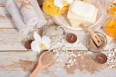 Havlular sünger taşı, doğal sabun yüz maskesi yapmak için kuru toz, spa.