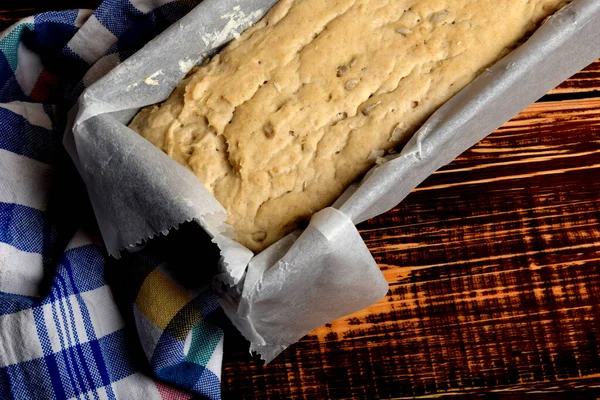 Pasta Pane Naturale Cruda Forma Metallo Panno Cucina — Foto Stock