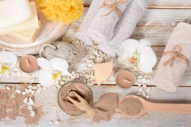 Havlular sünger taşı, doğal sabun yüz maskesi yapmak için kuru toz, spa.