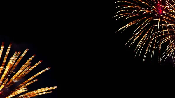 Helder Vuurwerk Boven Nachtelijke Hemel — Stockfoto