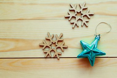 Noel süslemeleri ahşap tahtada