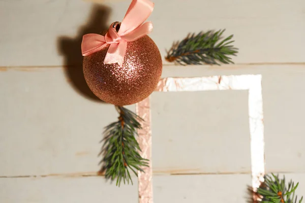 Bolas Navidad Marco Fotos Sobre Fondo Madera Piso Tendido Vista — Foto de Stock