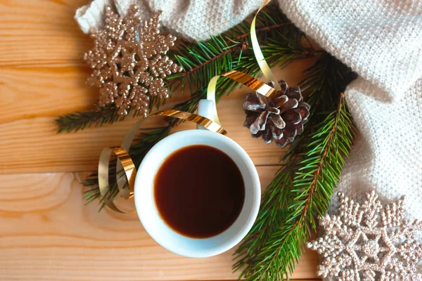 Weihnachtskomposition Flaches Foto Mit Kaffeetasse Und Dekorationen Auf Holzgrund Frohe — Stockfoto