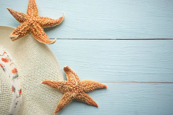 Chapéu Estrelas Mar Fundo Madeira Conceito Férias Verão — Fotografia de Stock