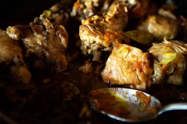 Lezzetli ev yapımı kızarmış et, yakın plan.