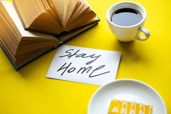 Quarantäne Konzept Flatlay Foto Mit Kaffeetasse Kuchen Büchern Und Der — Stockfoto