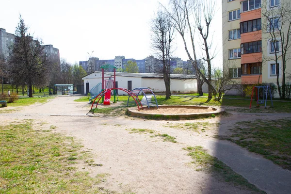 Tomt Lekplats Centrum Staden Karantänkoncept — Stockfoto