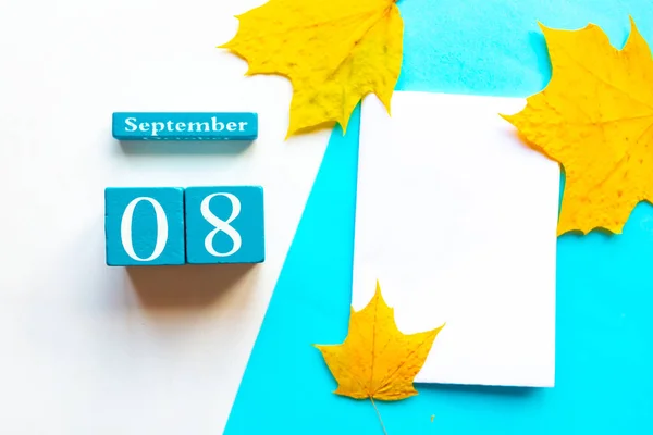 September Handgemachter Kalender Aus Holz Und Weiße Mockup Rohlinge Mit — Stockfoto