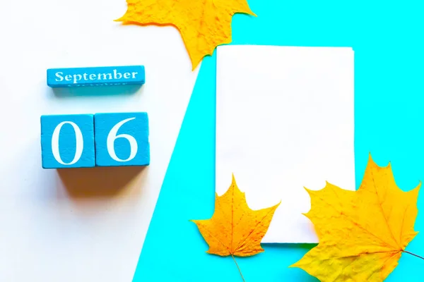 September Handgemachter Kalender Aus Holz Und Weiße Mockup Rohlinge Mit — Stockfoto