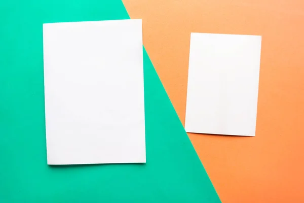 Bianco Mockup Bianco Sfondo Geometrico Arancione Verde Copia Spazio Testo — Foto Stock