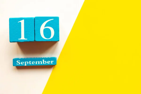 Září Prázdné Žlutobílé Geometrické Pozadí Dřevěný Ručně Dělaný Kalendář — Stock fotografie