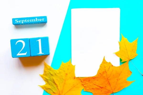 September Handgemachter Kalender Aus Holz Und Weiße Mockup Rohlinge Mit — Stockfoto