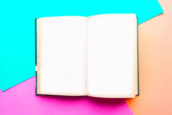 Open Mockup Book Sfondo Geometrico Rosa Verde Arancione — Foto Stock