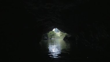 Tekne Mağara turu Ha Long Bay, Vietnam