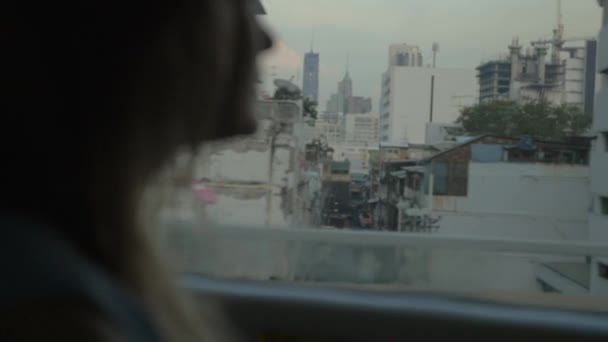 Woman having bus travel in Bangkok, Thailand — Αρχείο Βίντεο