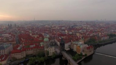 Prag mimarisi, şafakta havadan görünümü