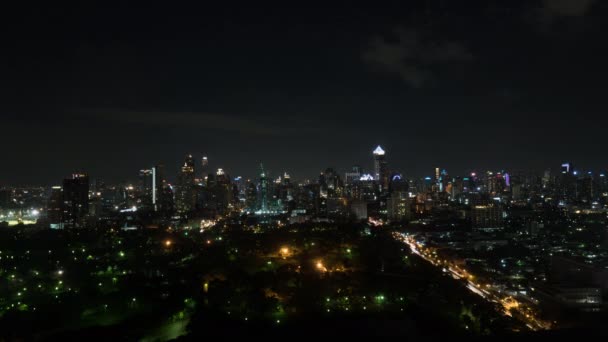 Timelapse van nacht Bangkok en bliksemschichten in de hemel — Stockvideo