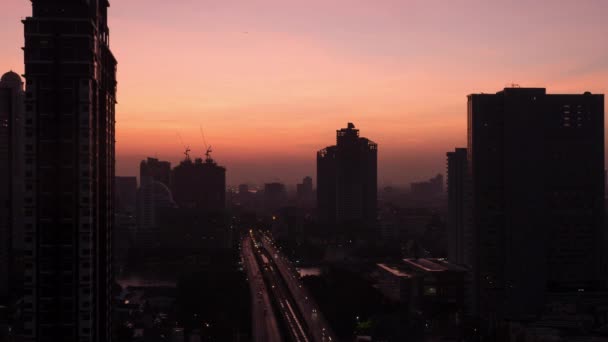 Время утренней смены ночи в Бангкоке, Таиланд — стоковое видео