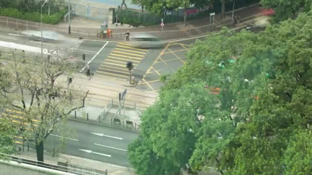 游戏中时光倒流的运输和香港路上的行人交通 — 图库视频影像