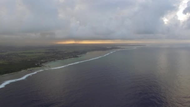 Ile Maurice et océan bleu, scène aérienne — Video