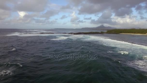 Vista aérea de la línea costera de Isla Mauricio — Vídeos de Stock