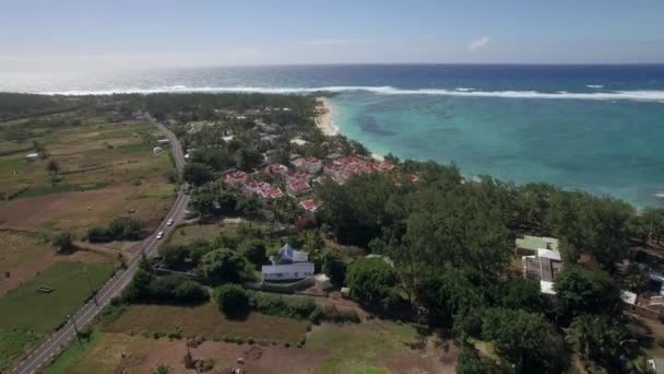 Survol de l'île Maurice dans l'océan Indien 