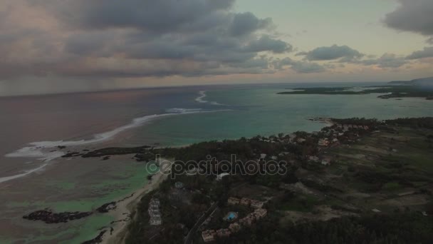 Antenowe panorama wyspy Mauritius i Ocean Indyjski — Wideo stockowe