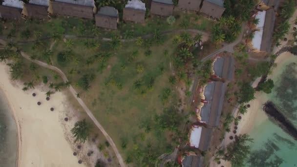 Vue aérienne du littoral et du quartier des hôtels de l'île Maurice — Video