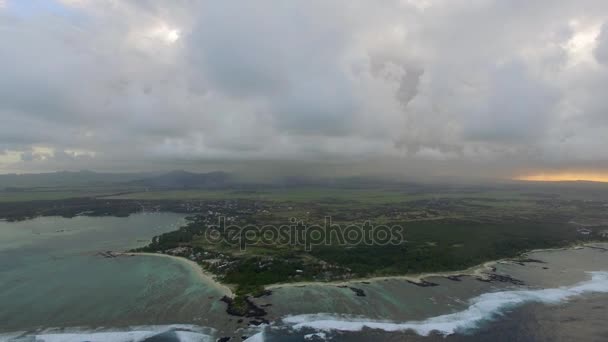 Volare su Mauritius con le sue lagune blu — Video Stock
