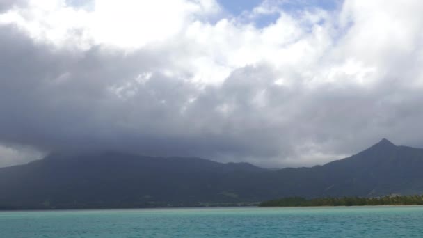 Malerischer Blick auf Strand und Indischen Ozean von der Jacht, Mauritius Island — Stockvideo