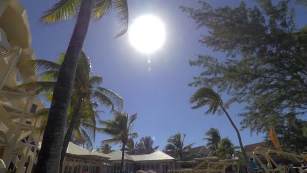 Fényes nap süt a nyári üdülőhely Mauritius — Stock videók