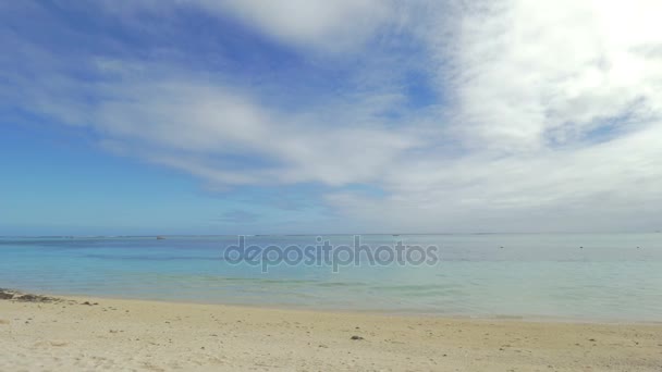 Beach with deck-chairs on tropical resort — Stock Video