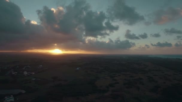 モーリシャスの日没の風光明媚な空撮 — ストック動画